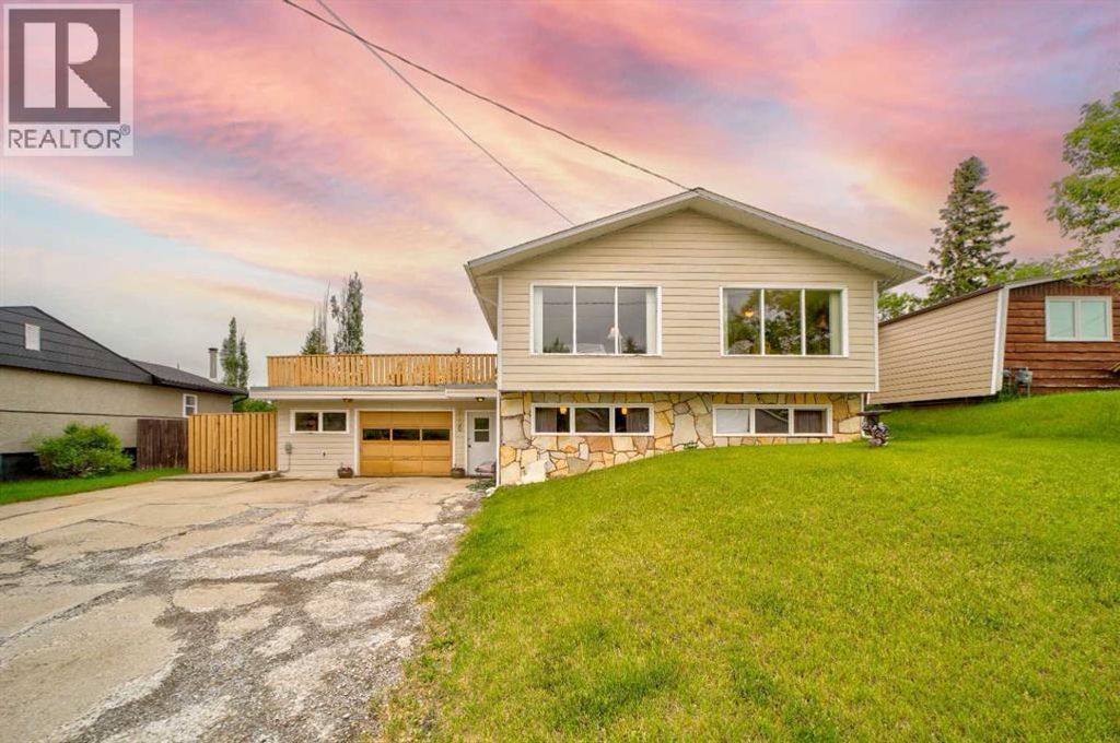 1130 James Avenue, Pincher Creek
