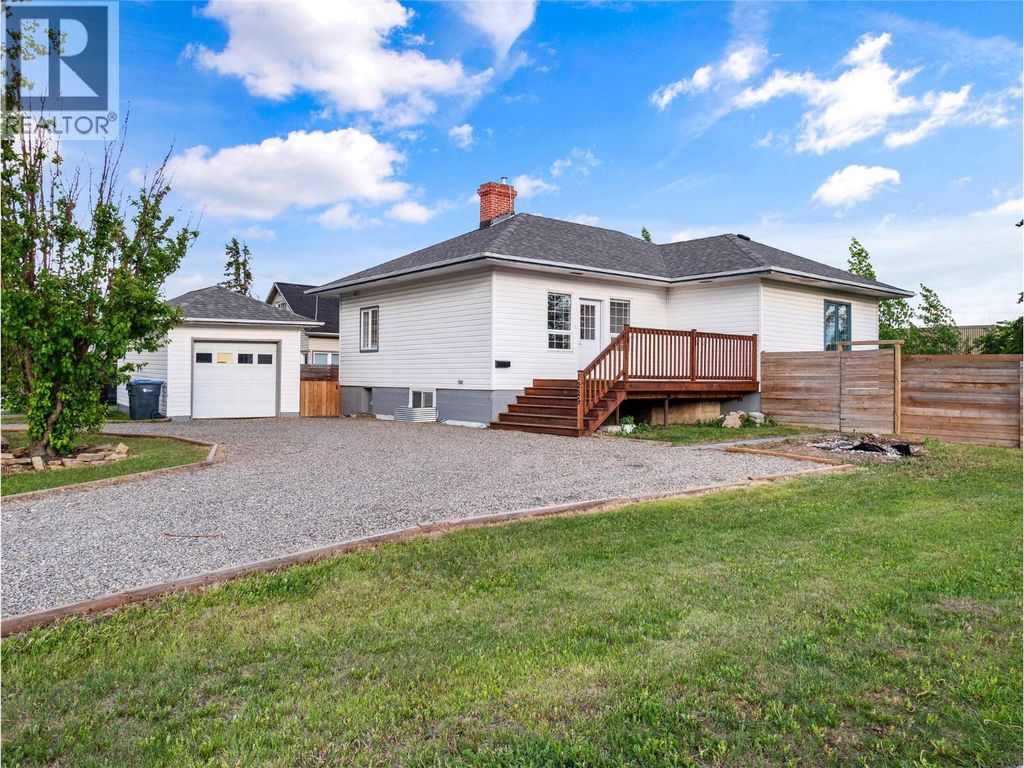 1229 105 Avenue, Dawson Creek