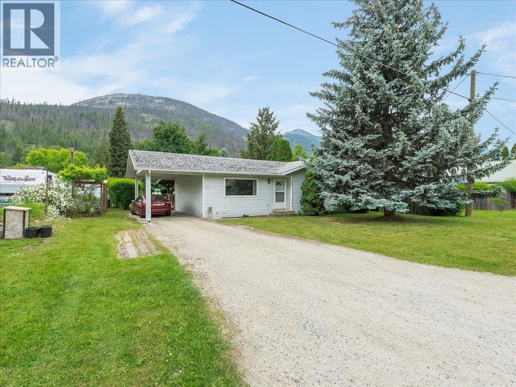 507 Arthur Street, Slocan