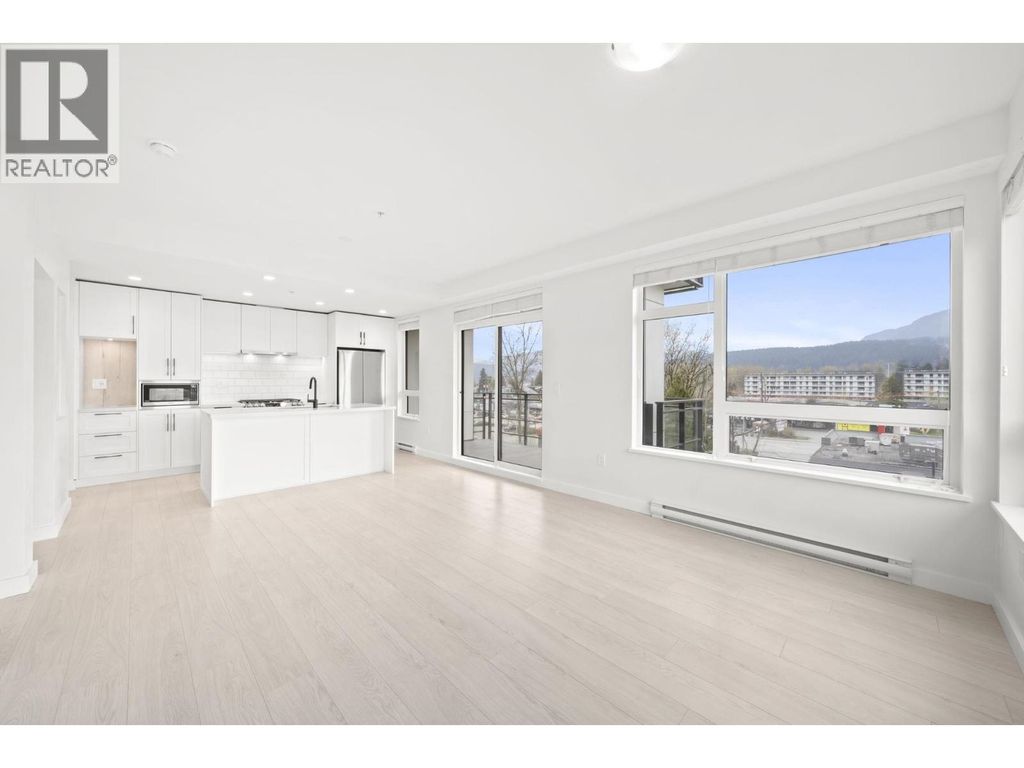 405 3038 St George Street, Port Moody