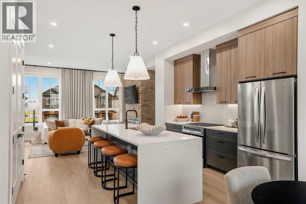 124 Greenwich Drive Nw, Calgary