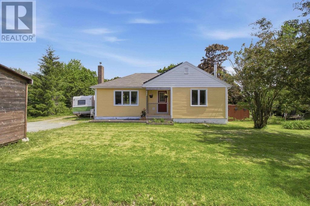 245 Town Road, Falmouth