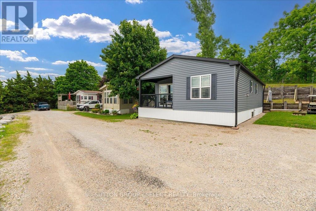 415 - 8685 Rock Glen Road, Lambton Shores (arkona)