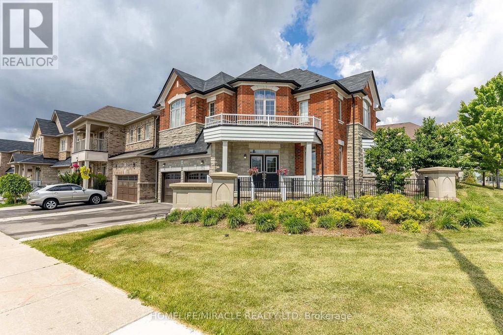 180 Bonnie Braes Drive, Brampton (credit Valley)