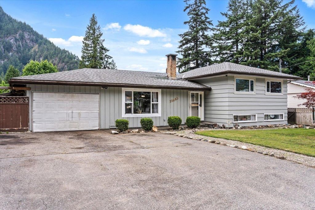 19865 Peter Street|hope, Hope