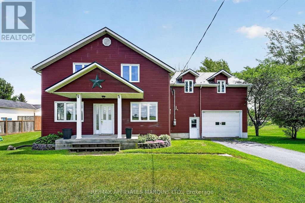 22006 Old Highway 2, South Glengarry