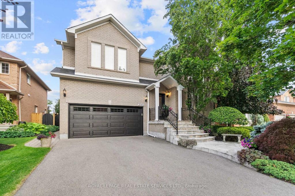 2045 Rosemount Crescent, Oakville (wm Westmount)