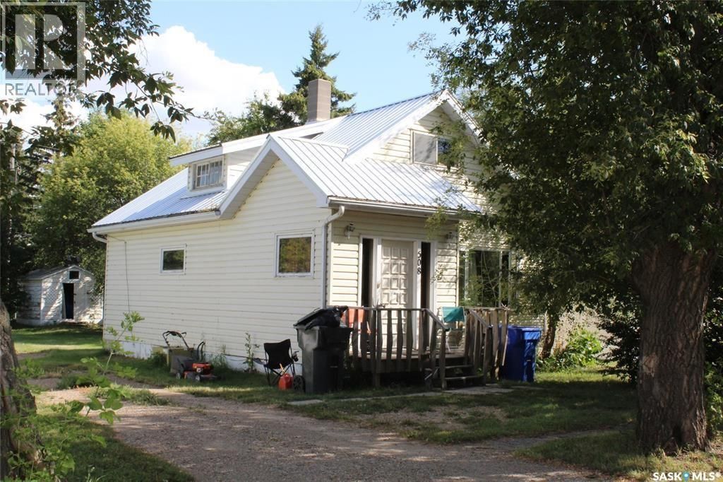 508 1st Avenue E, Lampman