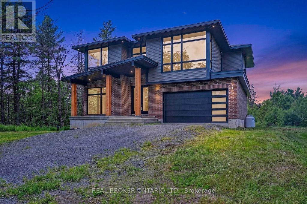 2068 Richmond Road, Beckwith