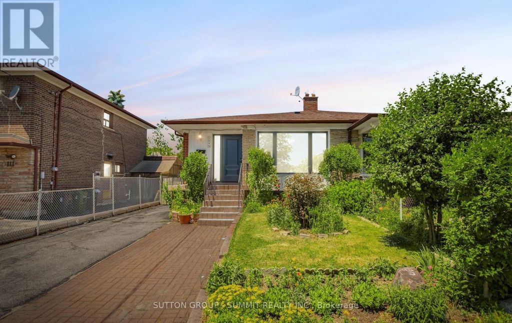 109 Elnathan Crescent, Toronto (humber Summit)