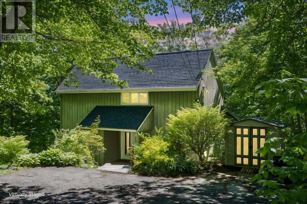 181 Rolling Hills Drive, Waverley