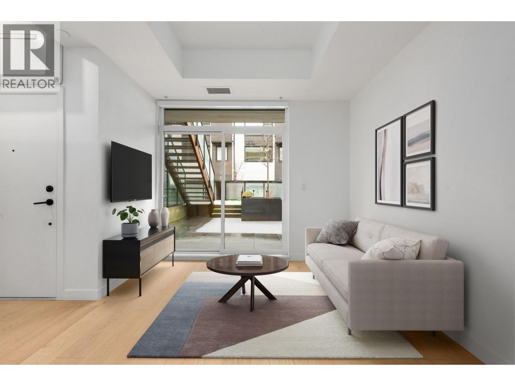 122 650 E 2nd Street, North Vancouver