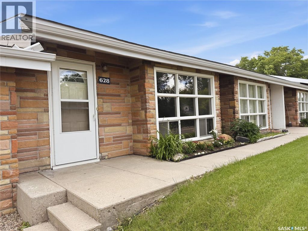 628 1st Avenue Ne, Swift Current