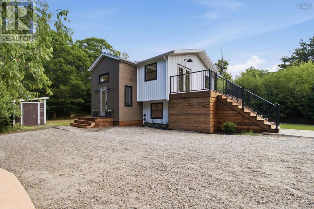 178 Fairmont Street, Mahone Bay