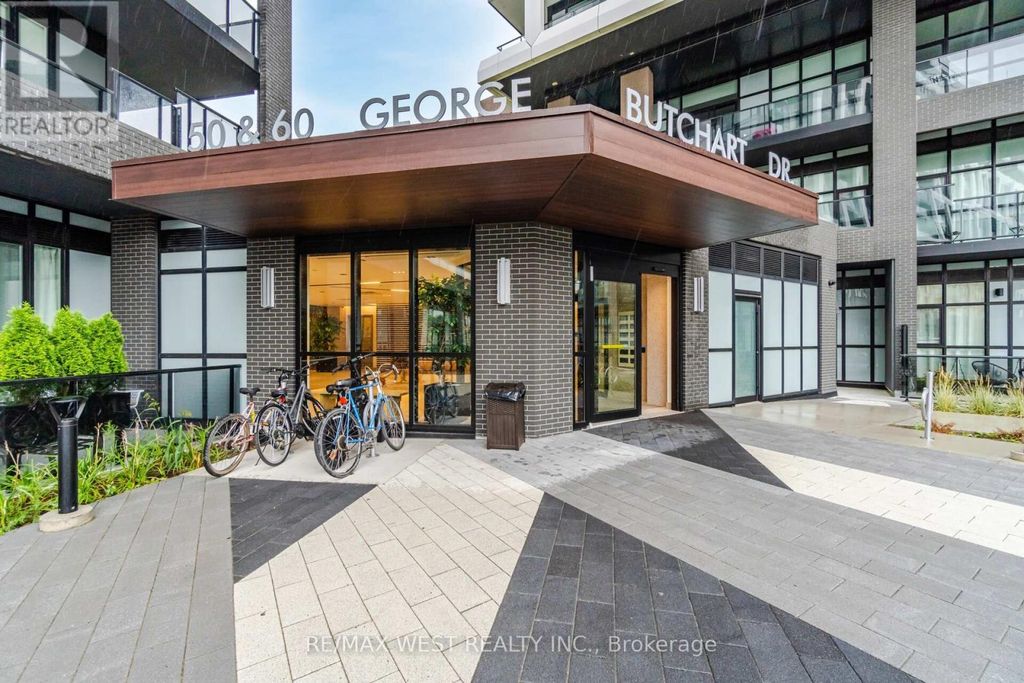 218 - 60 George Butchart Drive, Toronto (downsview-Roding-Cfb)