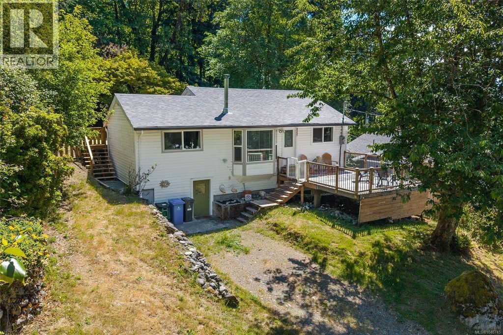 8555 Maple Ridge Rd, Youbou