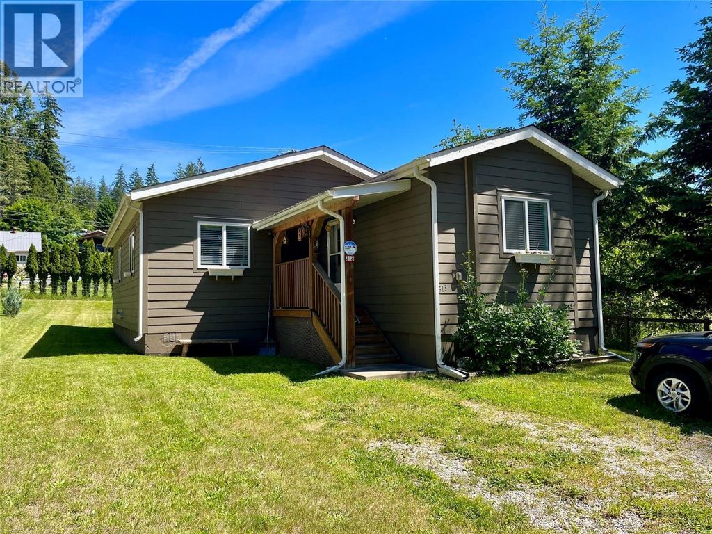 313 1st Avenue Nw, Nakusp