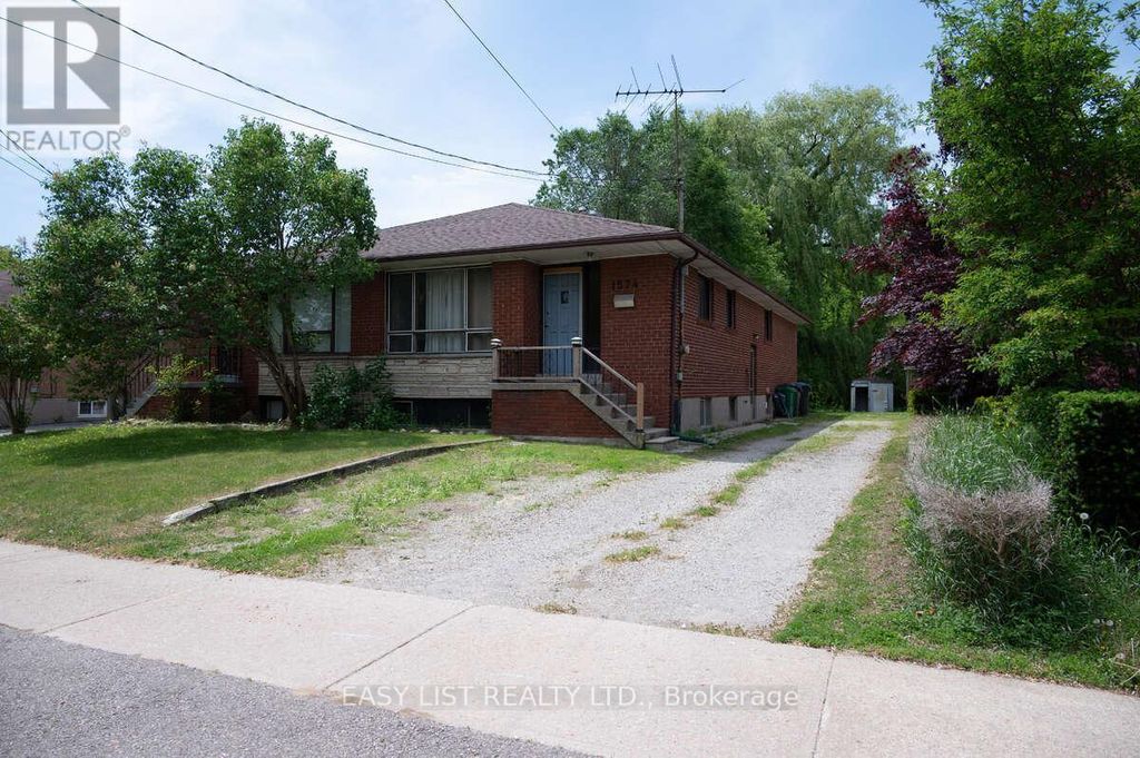 1574 Northmount Avenue, Mississauga (lakeview)