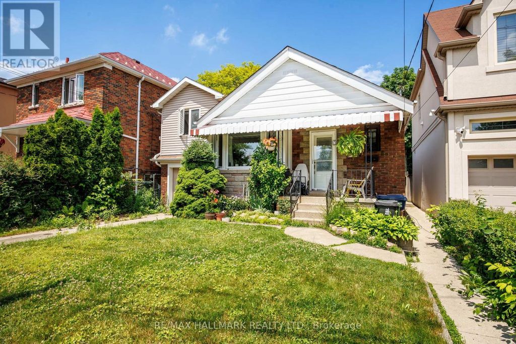 8 Davies Crescent, Toronto (east York)