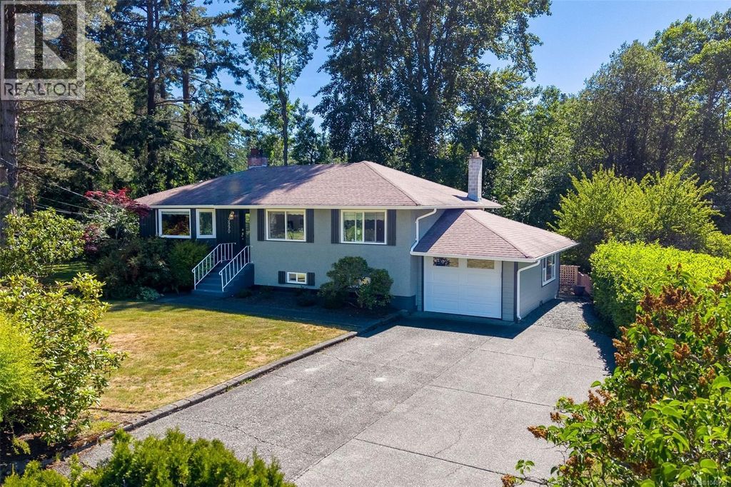 3990 Haro Rd, Saanich