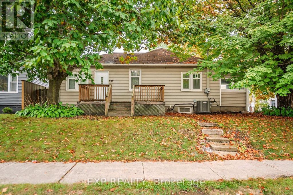 829 Athol Street, Whitby (downtown Whitby)