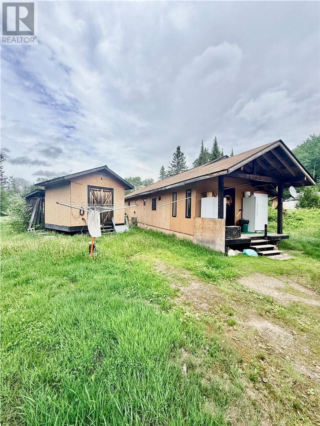 600 Pineflat, Westree