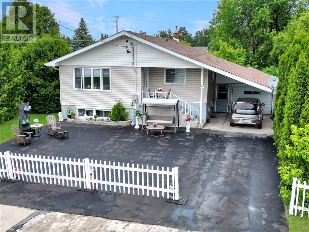 75 Main Street East, Chelmsford