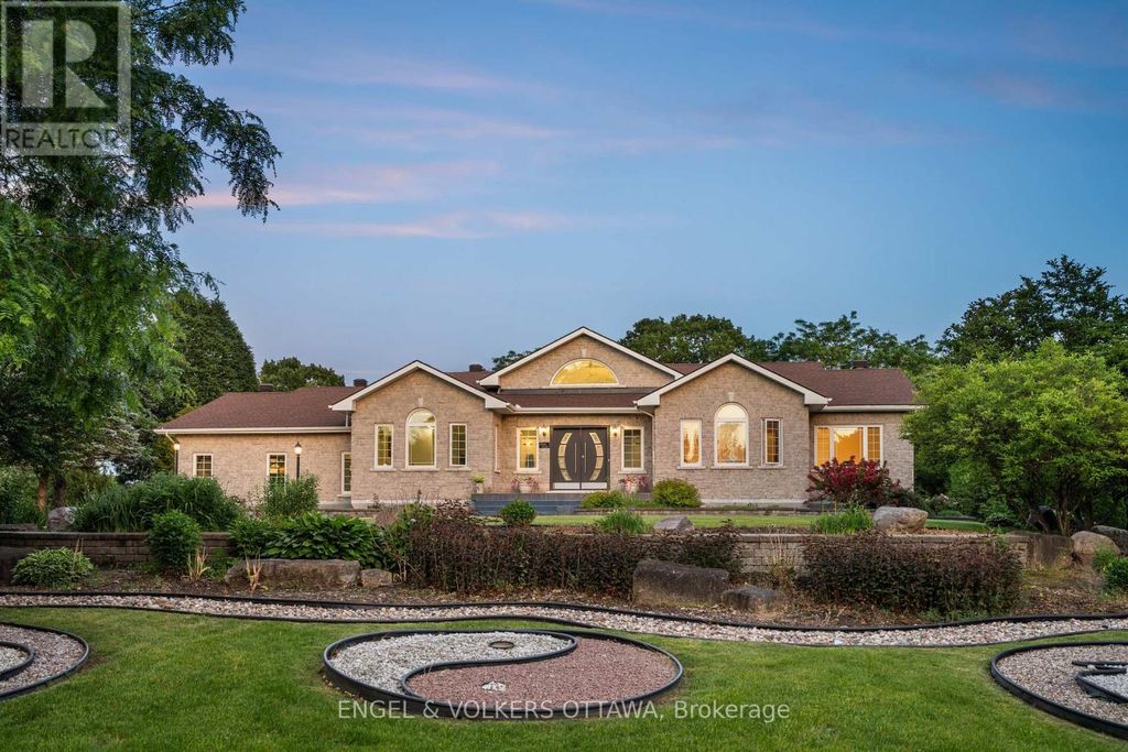 1562 Lakeshore Drive, Ottawa