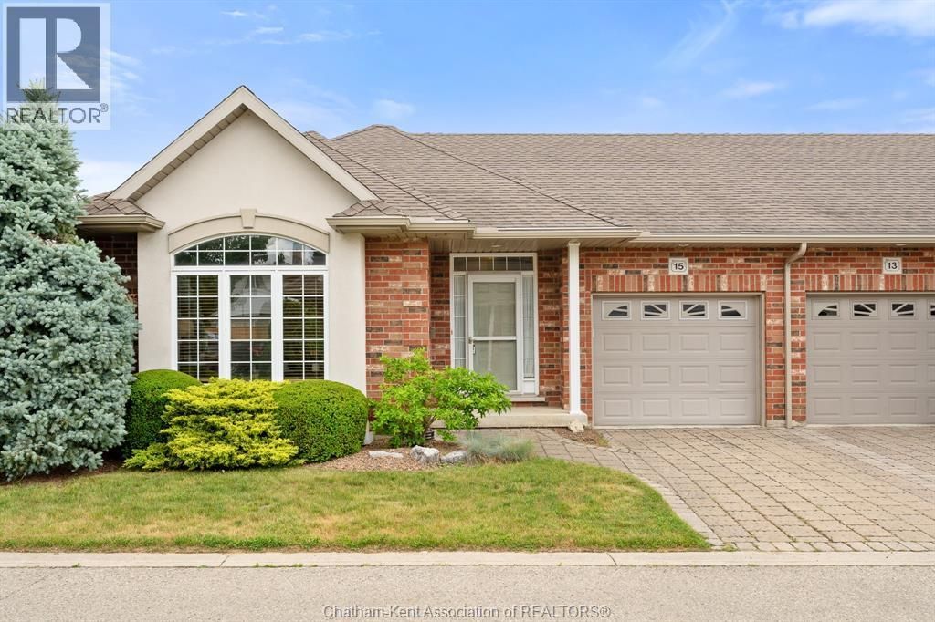 15 Oakgrove Lane, Chatham