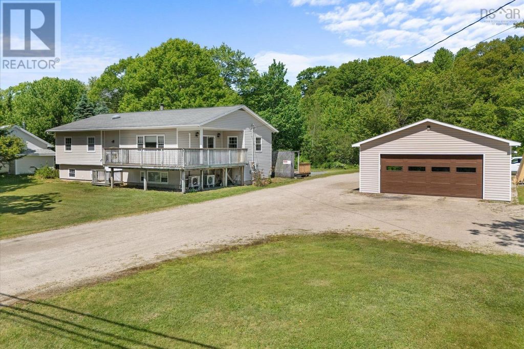 706 Highway 325, Blockhouse