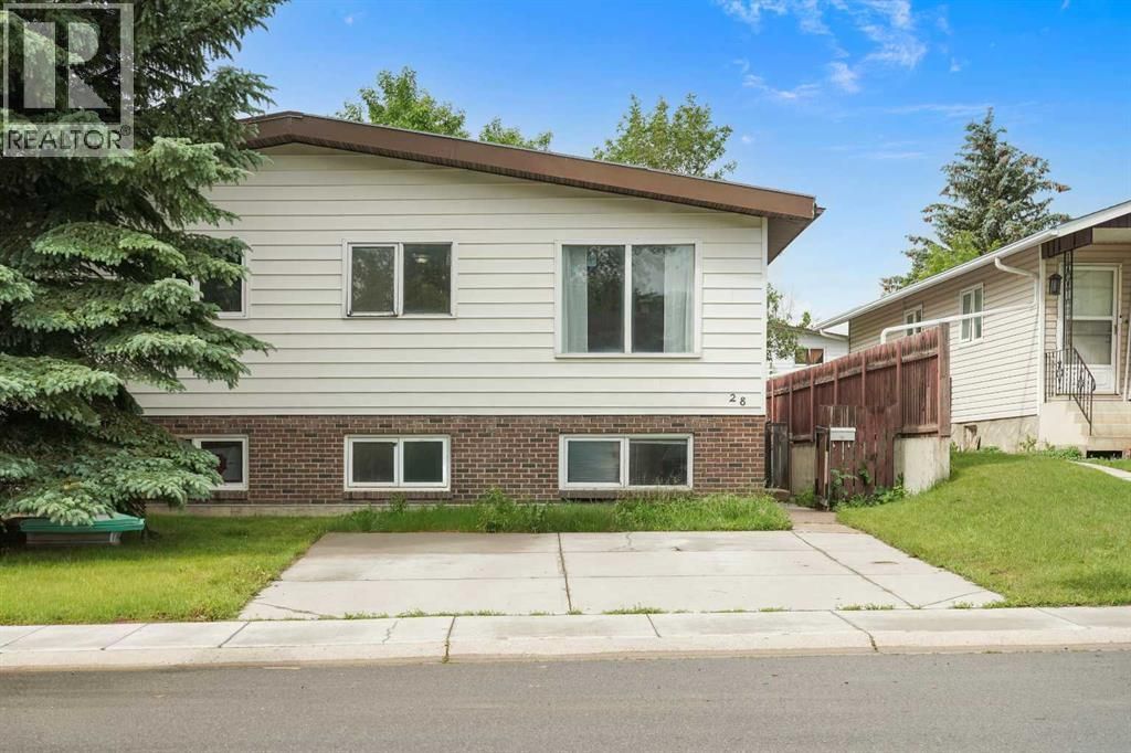 28 Cayuga Crescent W, Lethbridge