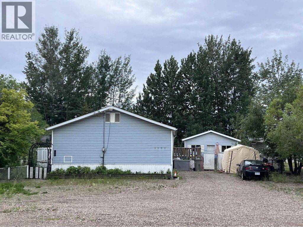 4203 E 52 Avenue, Fort Nelson