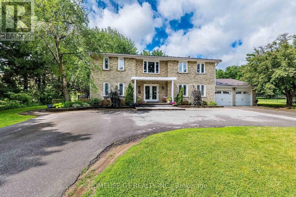17 Crescent Hills Drive S, Brampton (central Park)