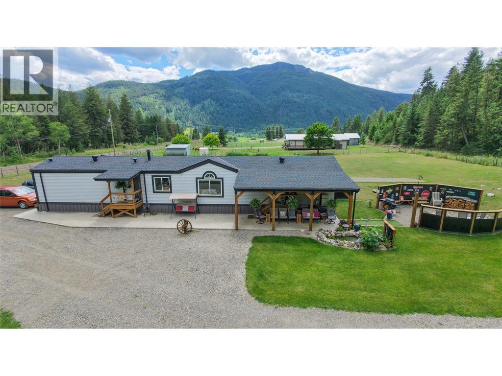 2884 Wetaskiwin Road, Falkland