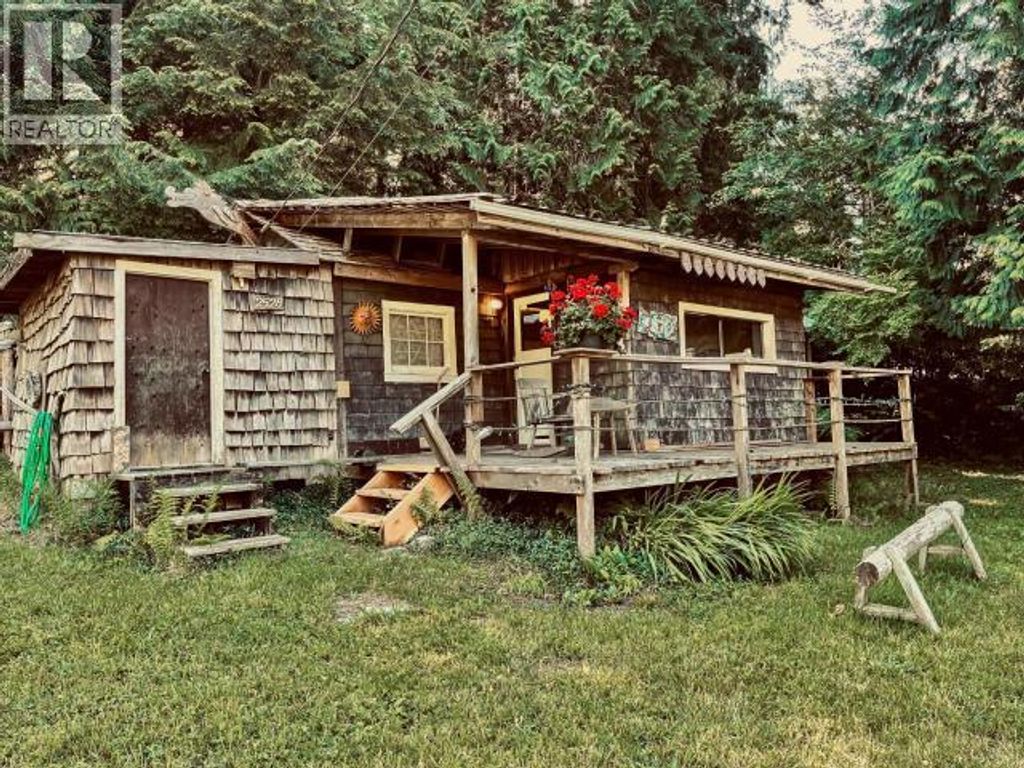 2520 Jenkinson Road, Powell River