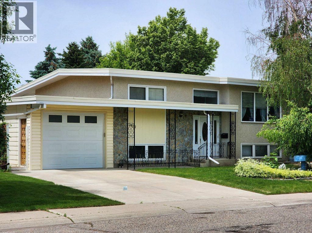 1818 Lakeside Road S, Lethbridge
