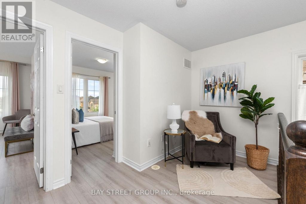 2564 Grand Oak Trail, Oakville (wm Westmount)