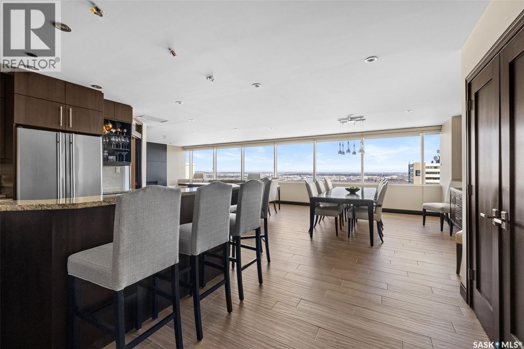 Ph208 1914 Hamilton Street, Regina