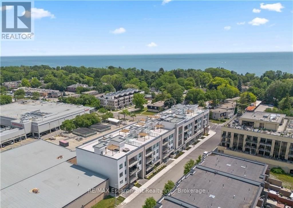 303 - 123 Maurice Drive, Oakville (co Central)