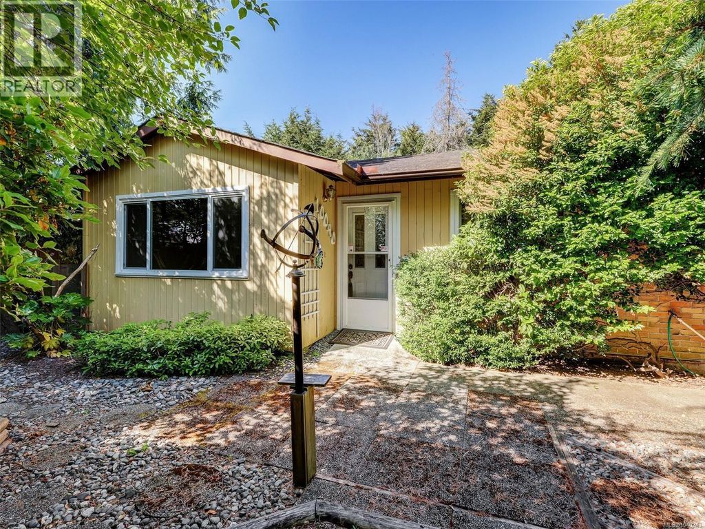 10040 Wisteria Pl, Sidney