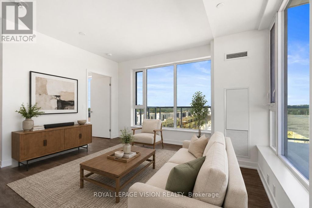 625 - 2 David Eyer Road, Richmond Hill