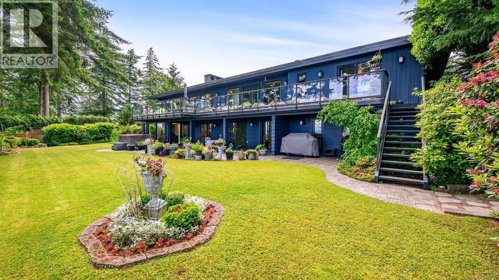 1093 Ash St, Campbell River