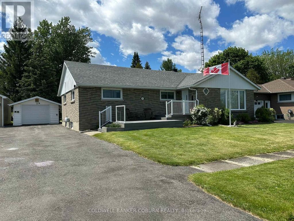 20 Elizabeth Drive, South Dundas