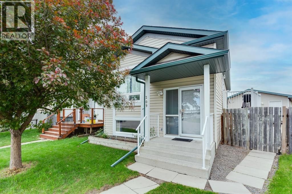 209 Martin Crossing Way Ne, Calgary