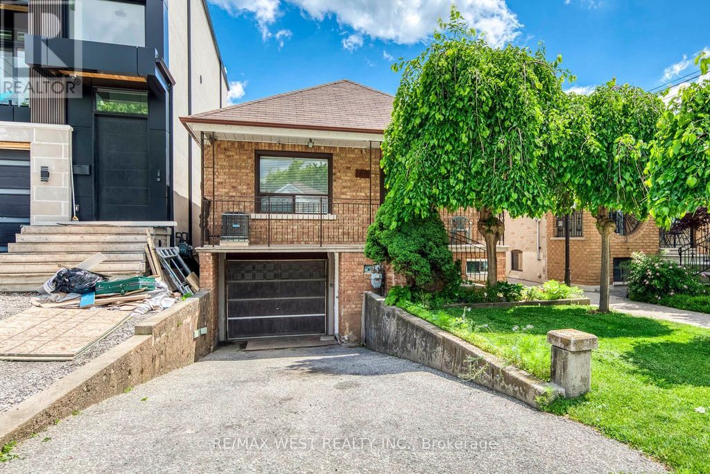 49 Montcalm Avenue, Toronto (briar Hill-Belgravia)