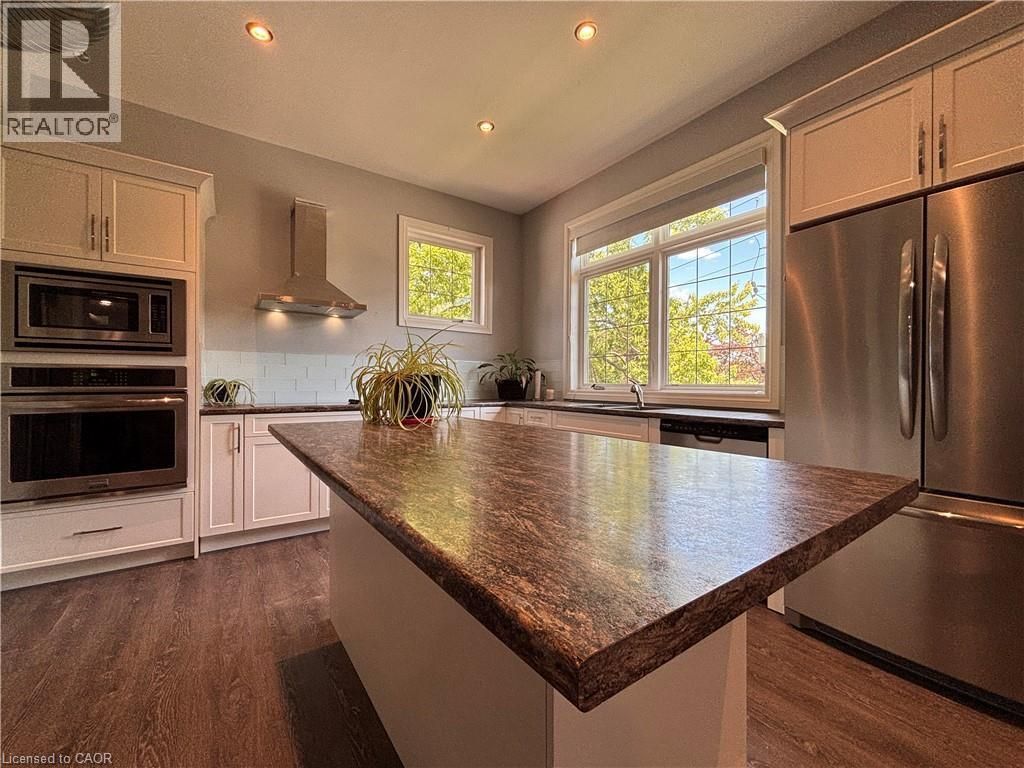 71 Wilson Street E, Ancaster