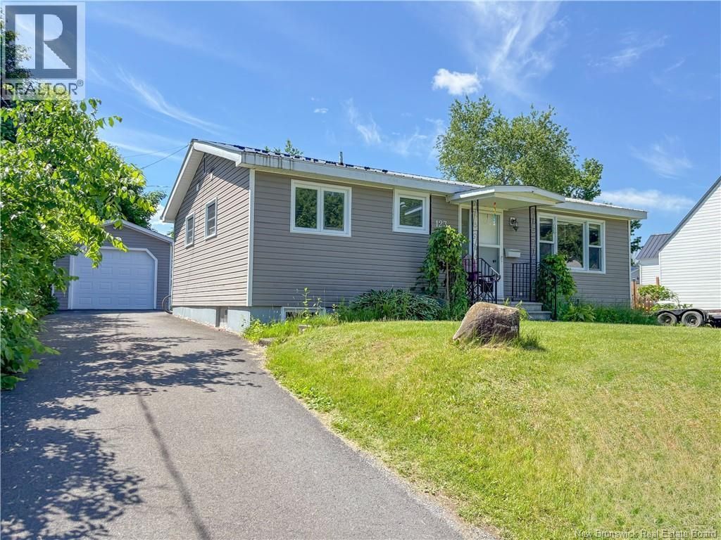 123 Cambridge Street, Woodstock