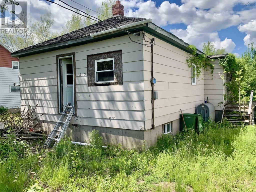 2399 Athol Road, Athol Road
