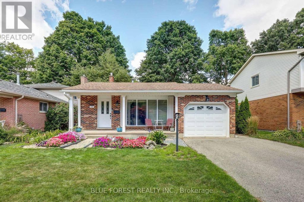 219 Worthington Avenue, London South (south T)
