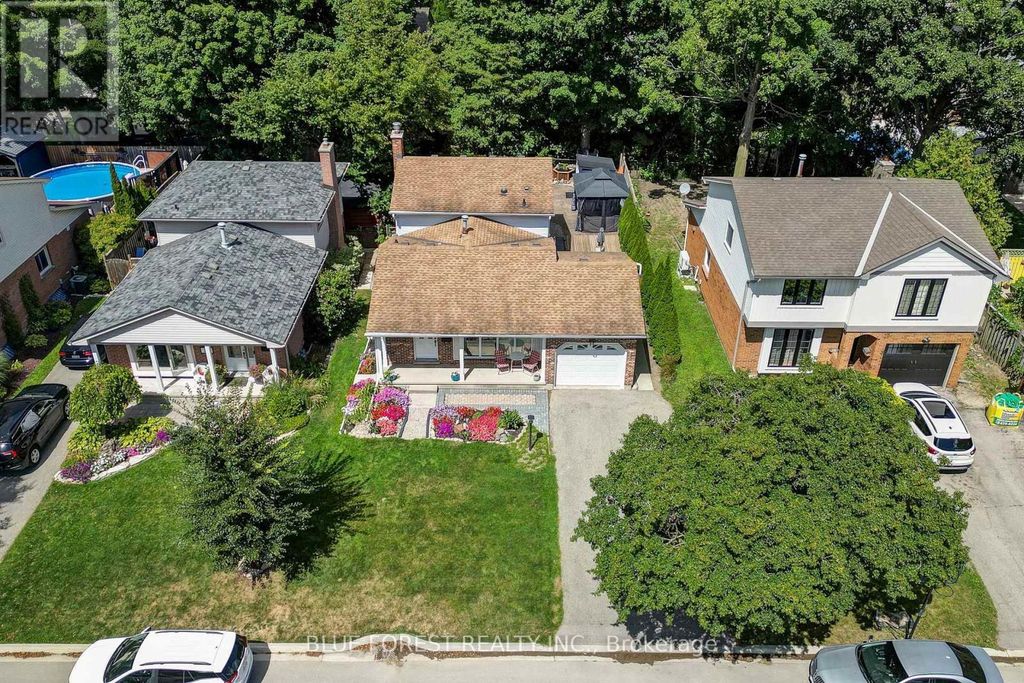 219 Worthington Avenue, London South (south T)